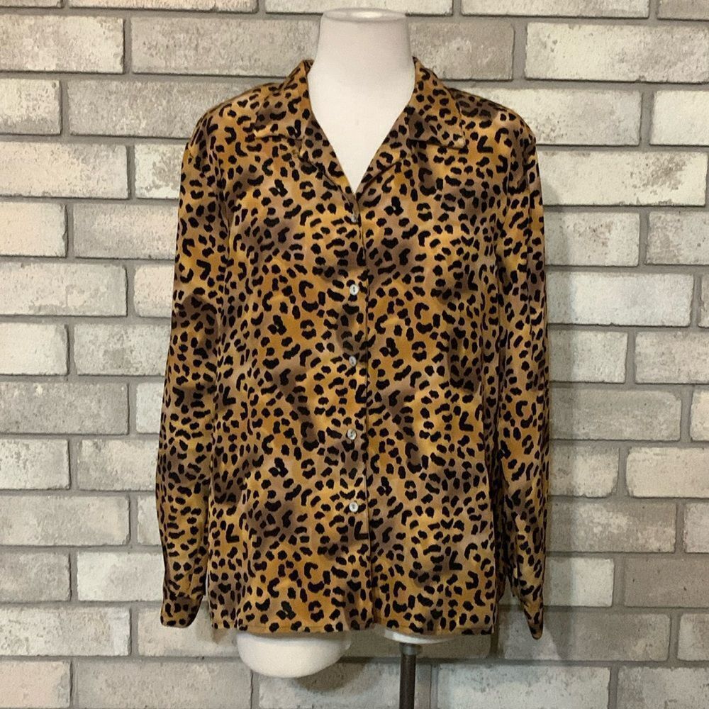 3for$20 button front blouse large
